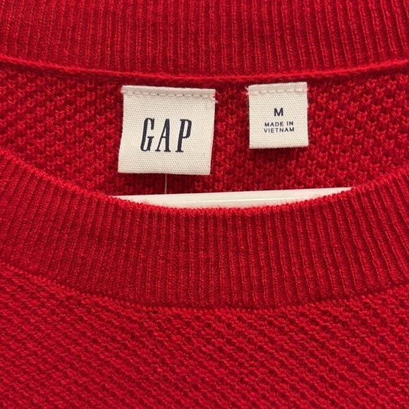 NEW! GAP - women’s Red Knit Sweater.  Size medium.  Red. - Picture 2 of 13